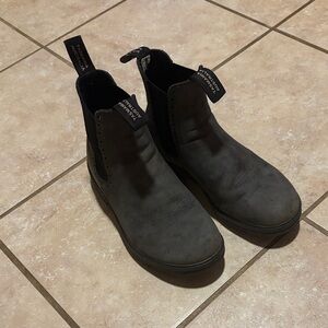 Rustic Black Leather Blundstones Size 4 (USAW 7)